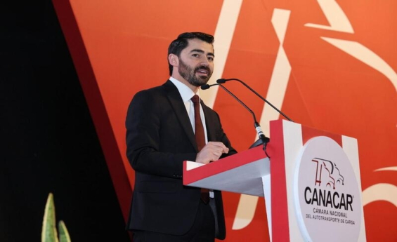 Augusto Ramos lanza candidatura a la presidencia de CANACAR