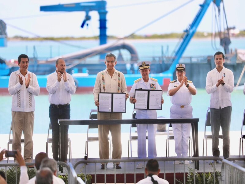Almirante Ojeda y gobernador Villareal ponen en marcha dragado en Puerto del Norte