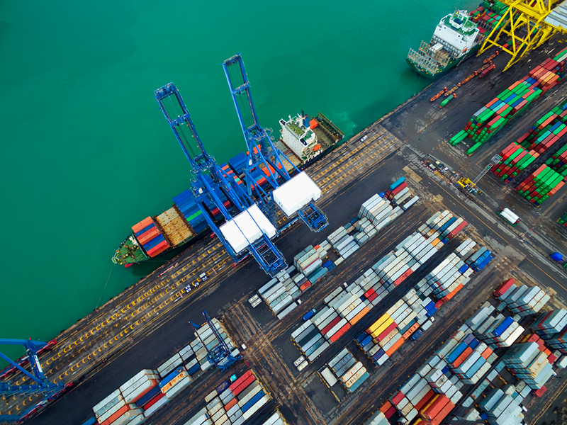 Descienden contenedores marítimos 6.8% en enero; carga total crece 1.1%