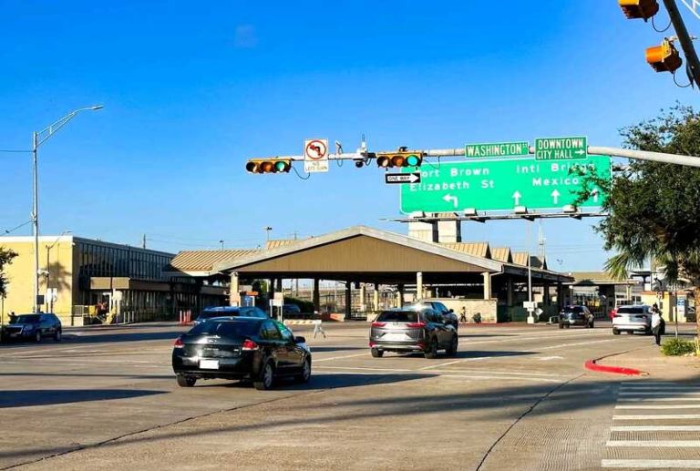 Aduanas cierra el cruce fronterizo entre México-EEUU