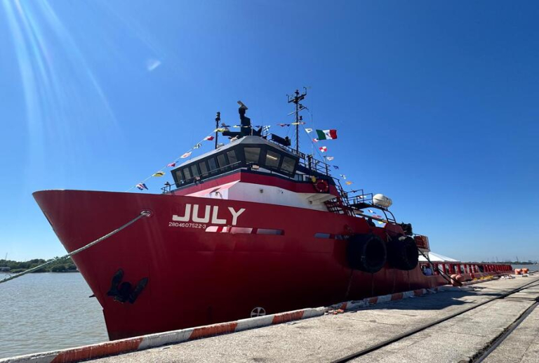 Navalmex Combustibles fortalece su flota con el abanderamiento del buque abastecedor July