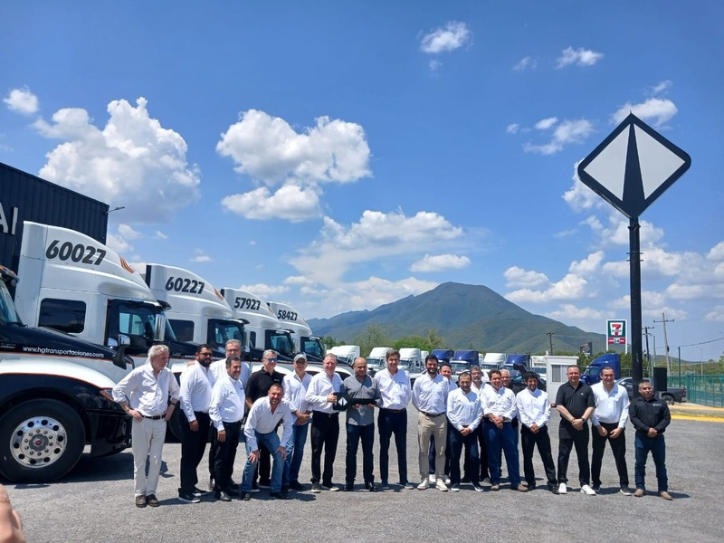 International Motors reconoce a HG Transportaciones por 28 años de relación