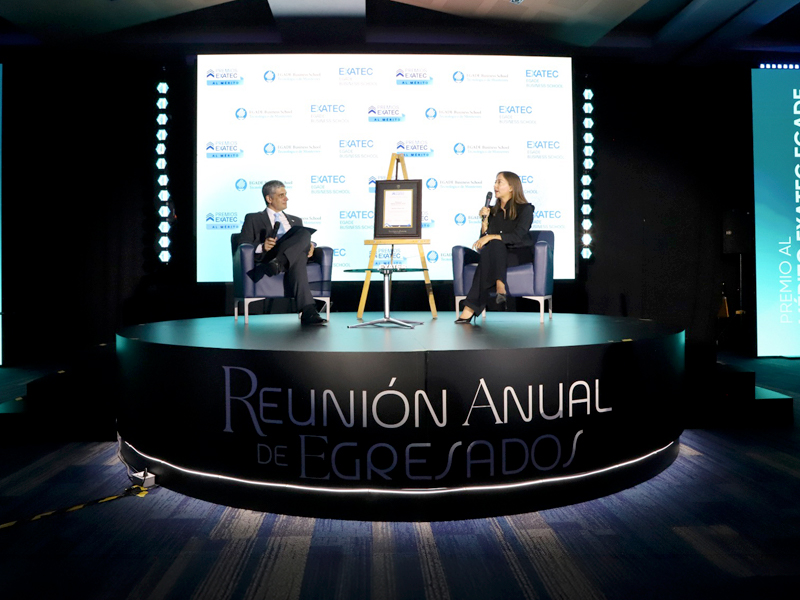 Mildred Villegas recibe Premio al Mérito EXATEC EGADE 2026