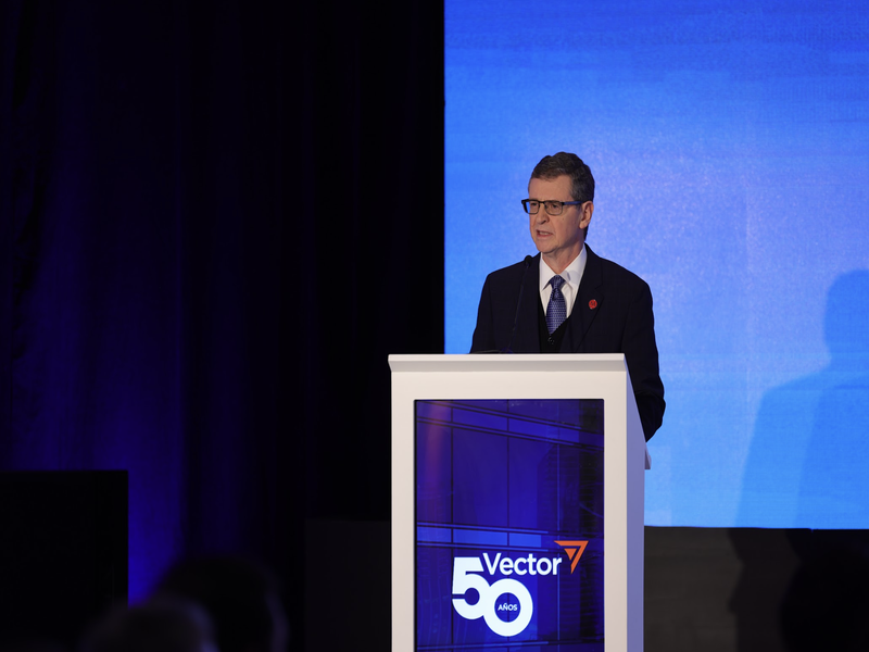 Vector: La IA impulsará la productividad empresarial