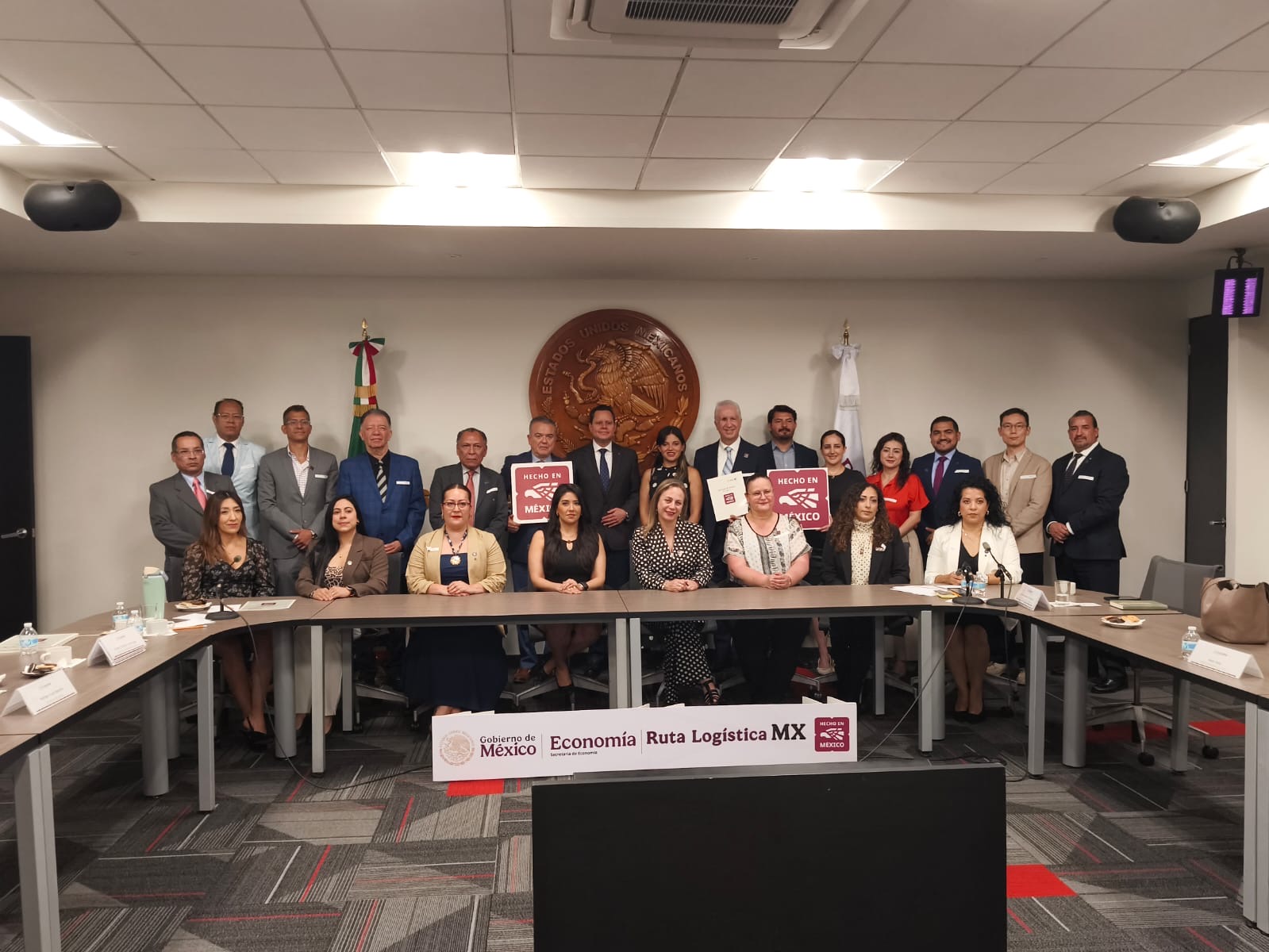 Empresas socias de AMANAC reciben el distintivo